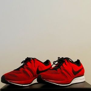 NIKE Flyknit Trainer Unisex Shoe